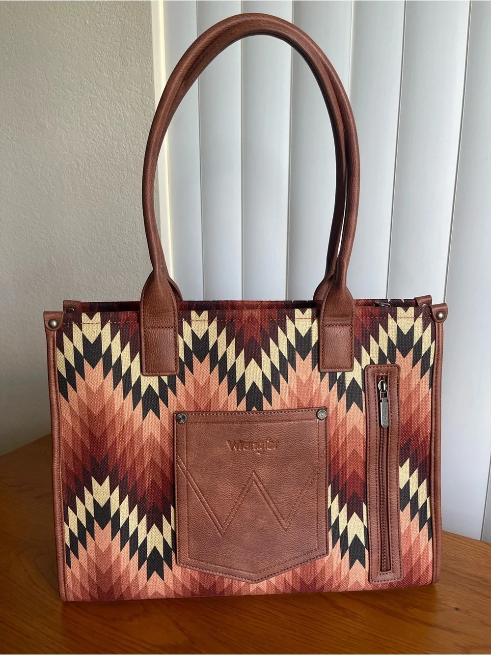 Wrangler Wide Tote Aztec Retro Print - Picture 3 of 12